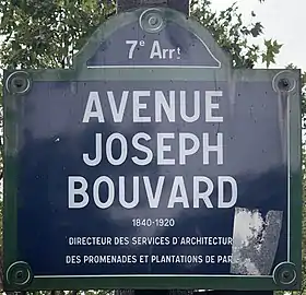 Voir la plaque.