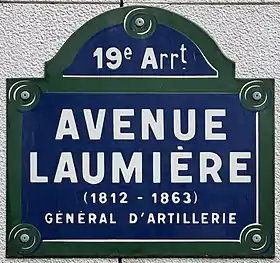 Voir la plaque.