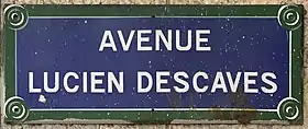 Voir la plaque.