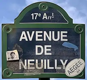 Voir la plaque.