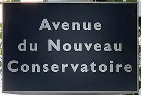 Voir la plaque.