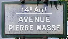 Voir la plaque.