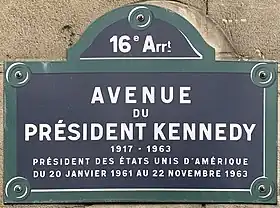 Voir la plaque.