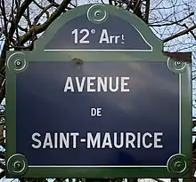 Voir la plaque.