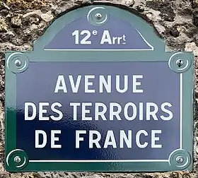 Voir la plaque.