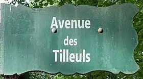 Voir la plaque.