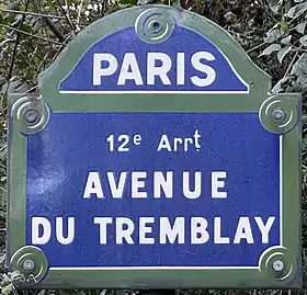 Voir la plaque.