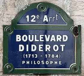 Voir la plaque.