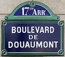 Voir la plaque.