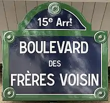 Voir la plaque.