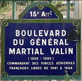 Voir la plaque.