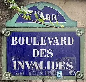 Voir la plaque.