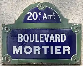 Voir la plaque.