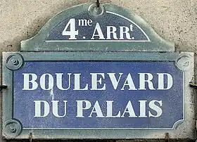 Voir la plaque.