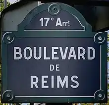 Voir la plaque.