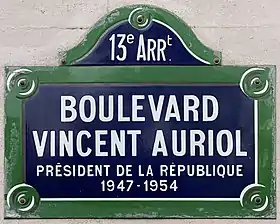 Voir la plaque.