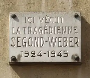 Plaque apposée au no 83 de la rue de la Pompe, Paris 16e