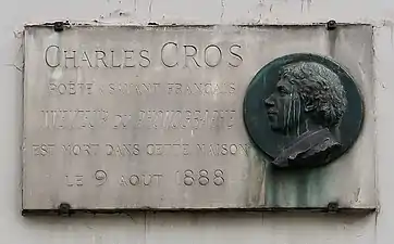 Plaque au no 5 en hommage à Charles Cros.