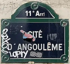 Voir la plaque.