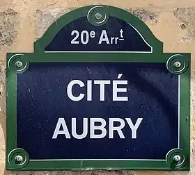 Voir la plaque.