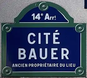 Voir la plaque.