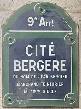 Voir la plaque.