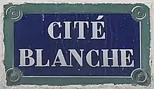 Voir la plaque.