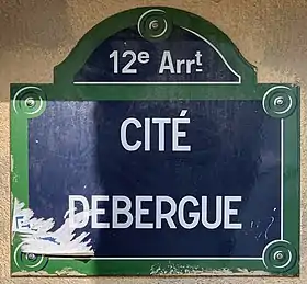 Voir la plaque.