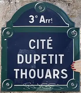 Voir la plaque.