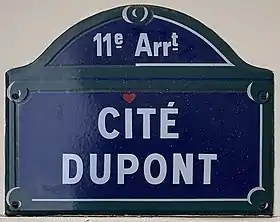 Voir la plaque.