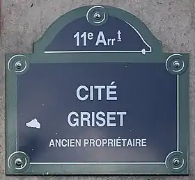 Voir la plaque.