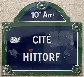 Voir la plaque.