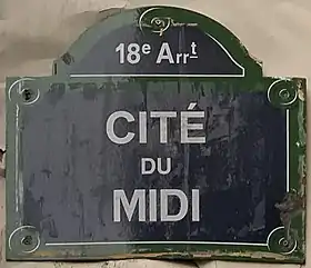 Voir la plaque.