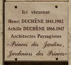 Plaque au no 10.