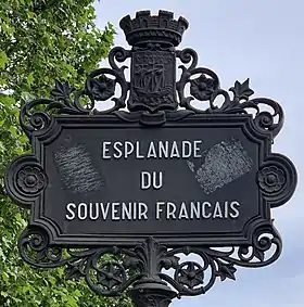 Voir la plaque.