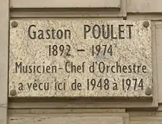 No 85 : plaque en hommage à Gaston Poulet.