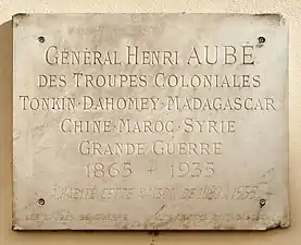 Plaque au no 7 bis.