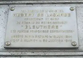 No 7 : plaque commémorative pour Hubert de Lagarde.