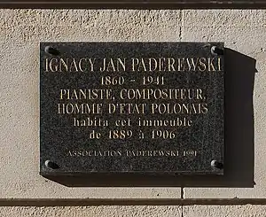 Plaque au no 94.