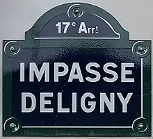 Voir la plaque.