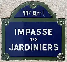 Voir la plaque.