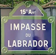 Voir la plaque.