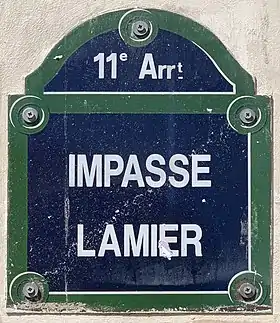 Voir la plaque.