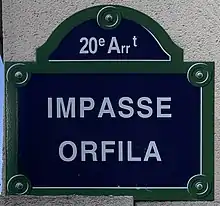 Voir la plaque.