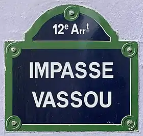 Voir la plaque.