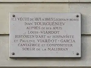 No 50 : plaque en hommage à Ivan Tourgueniev.