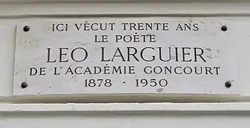 Plaque en hommage à Léo Larguier.