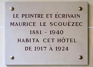 Plaque en hommage à Maurice Le Scouëzec.