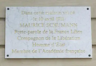 Plaque au no 10.