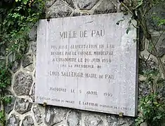 Plaque commémorative du captage de l'Œil du Néez.